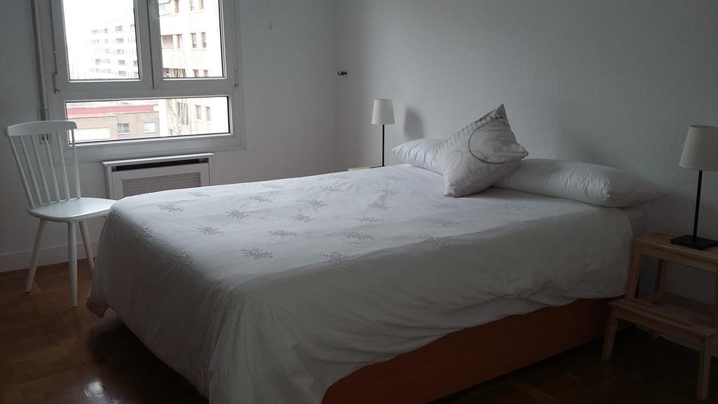 Apartamento Vuelta Del Castillo Pamplona Bagian luar foto