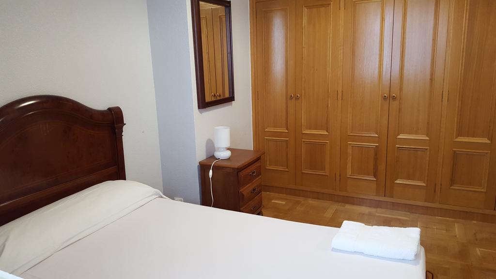 Apartamento Vuelta Del Castillo Pamplona Bagian luar foto
