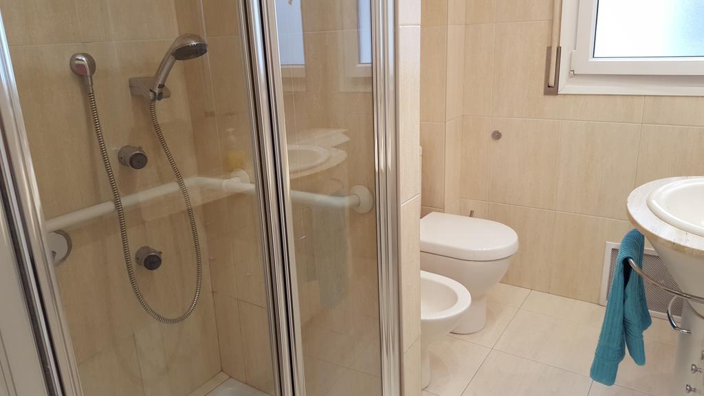 Apartamento Vuelta Del Castillo Pamplona Bagian luar foto