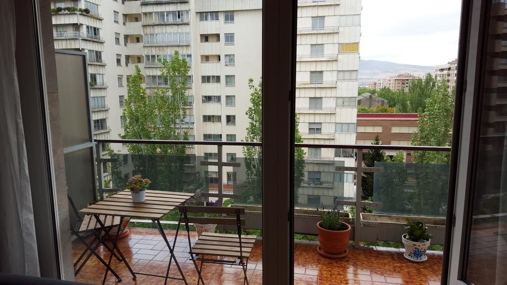 Apartamento Vuelta Del Castillo Pamplona Bagian luar foto